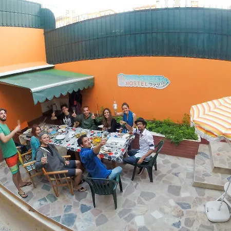 18st. بيت شباب