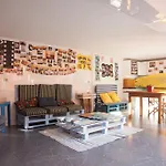 18st. Auberge de jeunesse *